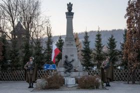 2021-11-11_Swieto_niepodleglosci_na_placu_przemarsz_na_cmentarz_apel_poleglych6249