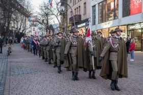 2021-11-11_Swieto_niepodleglosci_na_placu_przemarsz_na_cmentarz_apel_poleglych6327
