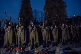 2021-11-11_Swieto_niepodleglosci_na_placu_przemarsz_na_cmentarz_apel_poleglych6469