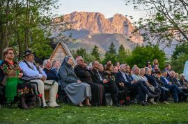 2022-06-05_Opera_Goralska_o_papiezu_Zakopane_Rowien_Krupowa9318