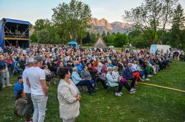 2022-06-05_Opera_Goralska_o_papiezu_Zakopane_Rowien_Krupowa9324